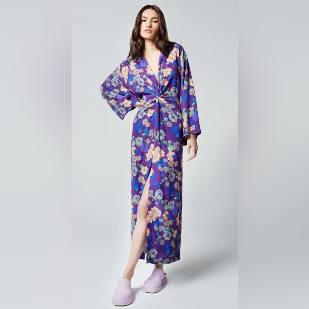 Smythe Twist Dress in Violet Floral Size Medium New